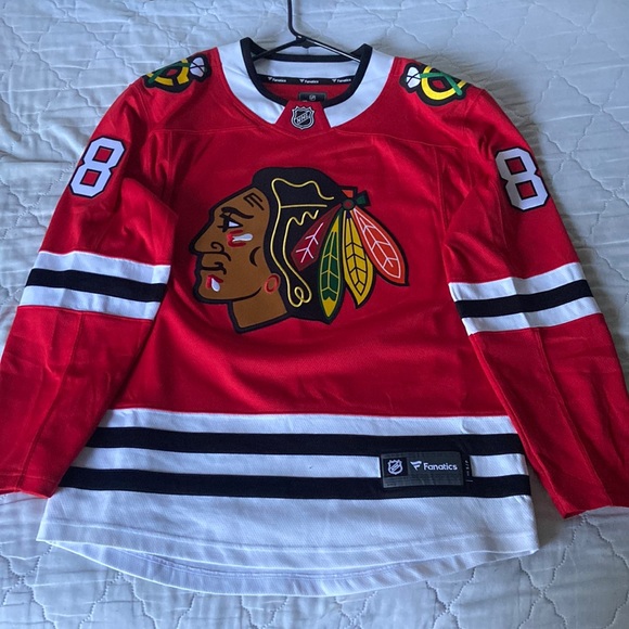 Blackhawks…Patrick Kane Jersey…Worn one time…Looks brand new - Picture 1 of 2